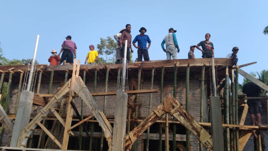Dengan Modal Rp 20 juta Masjid Nurul Iman Desa Padang Manis Dibongkar