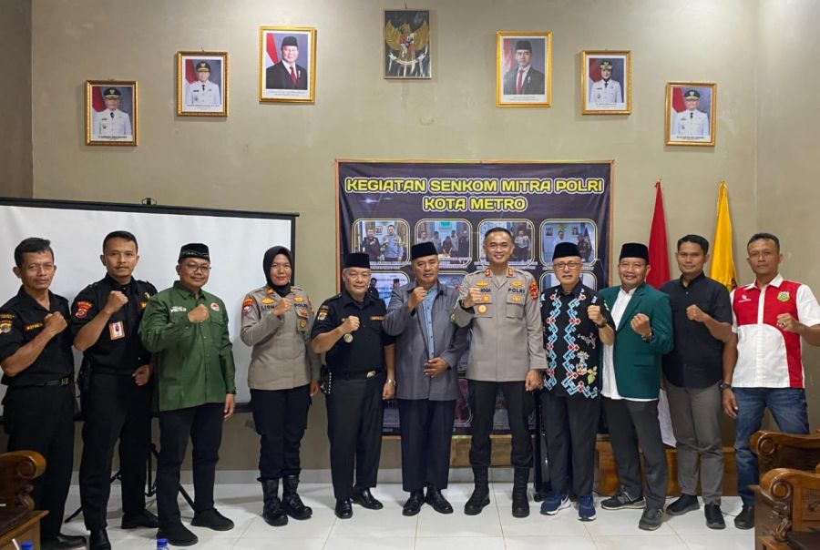 Kapolres Metro Kunjungi Sekretariat Senkom, Paparkan Strategi Hadapi Hoax dan Bahaya Narkoba!